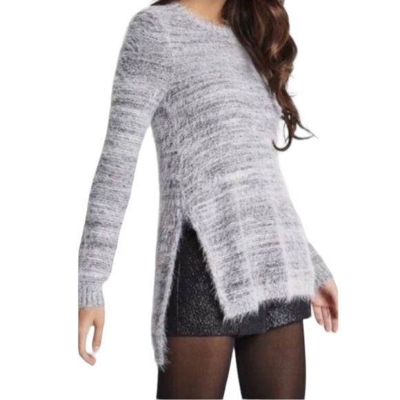 BCBG EYELASH OVERSIZED SWEATER l Grey Boho Sweater l 0772 - Picture 2 of 3